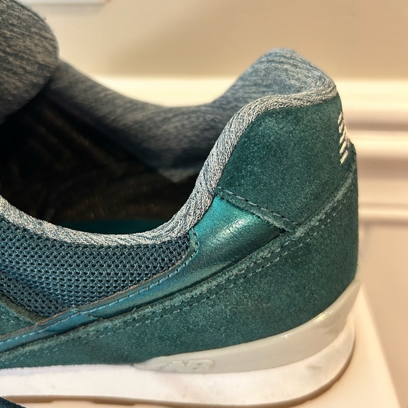 New Balance 696v1 - Picture 10 of 11